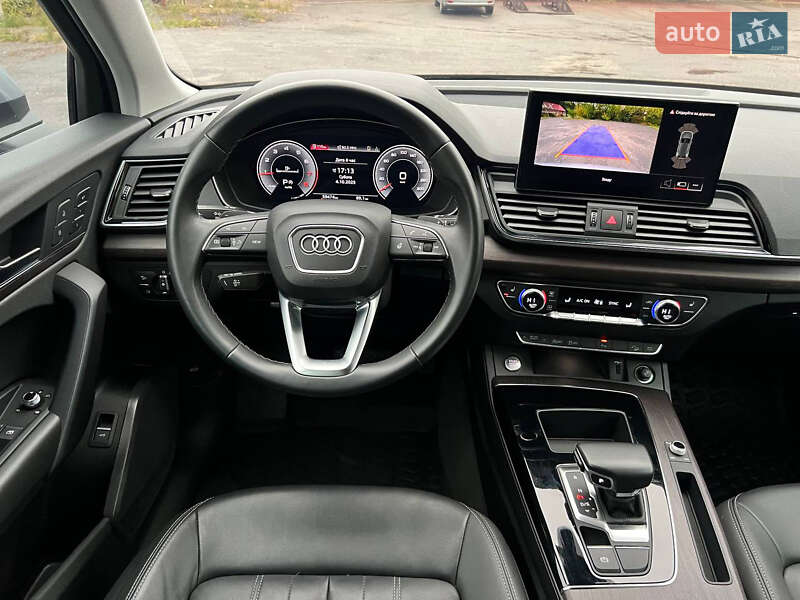 Внедорожник / Кроссовер Audi Q5 2021 в Киеве