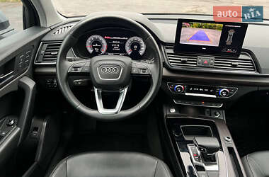 Позашляховик / Кросовер Audi Q5 2021 в 