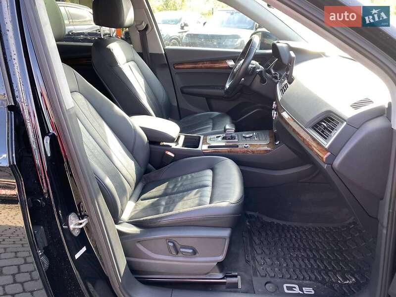 Внедорожник / Кроссовер Audi Q5 2017 в Львове