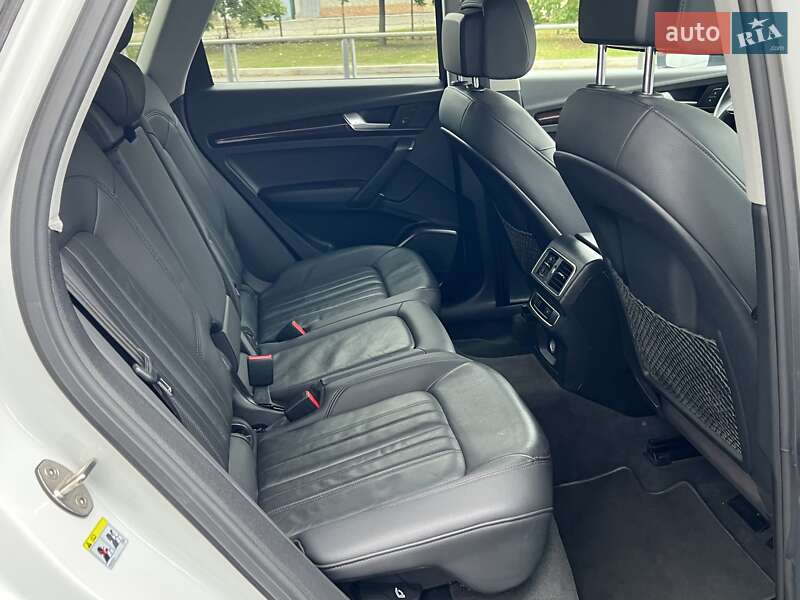 Внедорожник / Кроссовер Audi Q5 2019 в Киеве