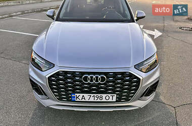 Внедорожник / Кроссовер Audi Q5 2022 в 