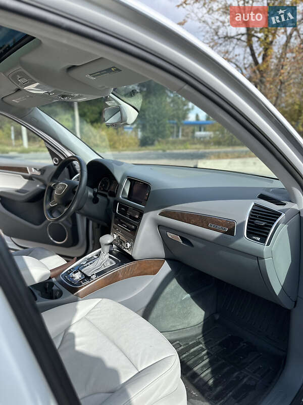 Внедорожник / Кроссовер Audi Q5 2015 в Днепре