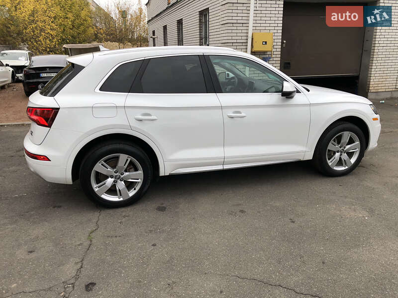 Внедорожник / Кроссовер Audi Q5 2018 в Ирпене