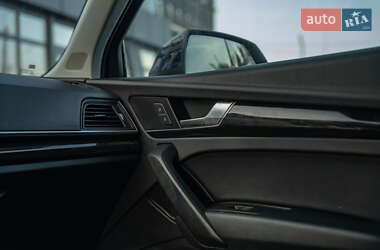 Внедорожник / Кроссовер Audi Q5 2018 в 