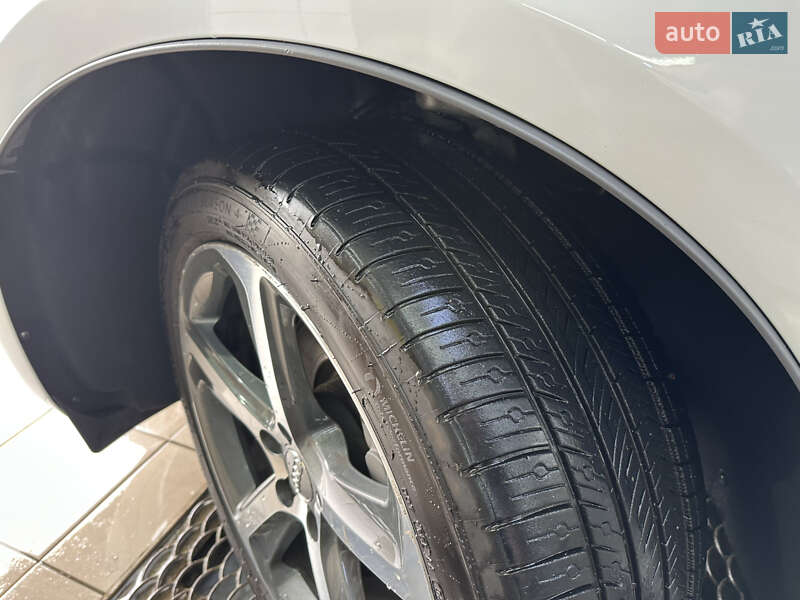 Внедорожник / Кроссовер Audi Q5 2015 в Киеве