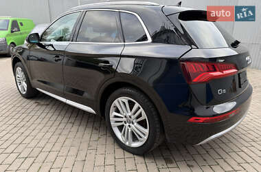 Позашляховик / Кросовер Audi Q5 2019 в 