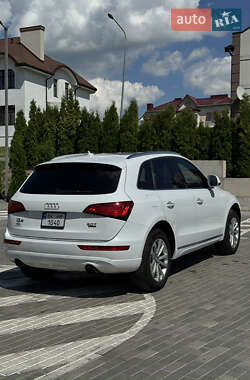 Внедорожник / Кроссовер Audi Q5 2015 в 