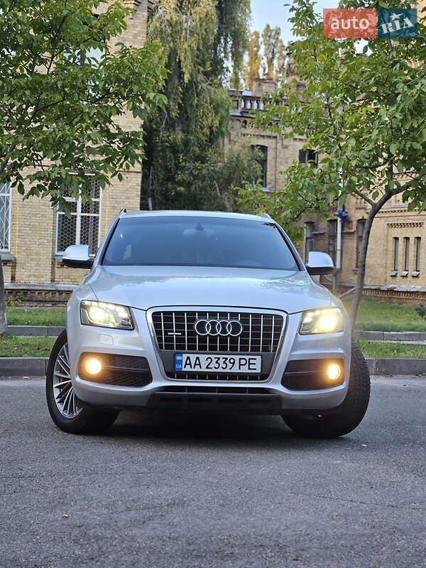 Внедорожник / Кроссовер Audi Q5 2010 в Киеве