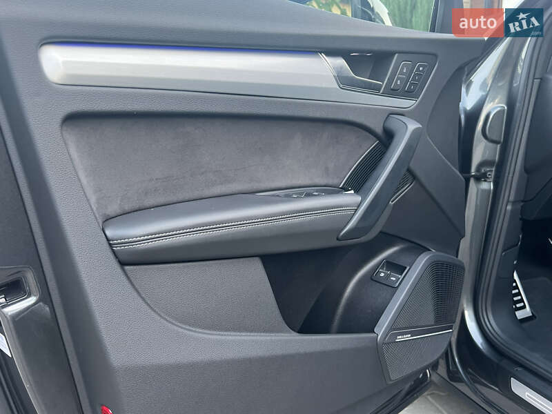 Позашляховик / Кросовер Audi Q5 2021 в Києві