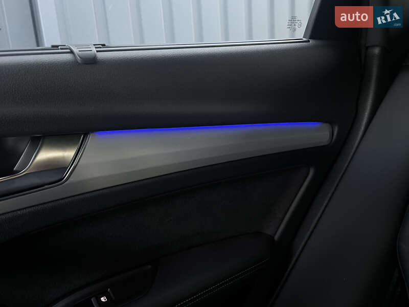 Позашляховик / Кросовер Audi Q5 2021 в Києві