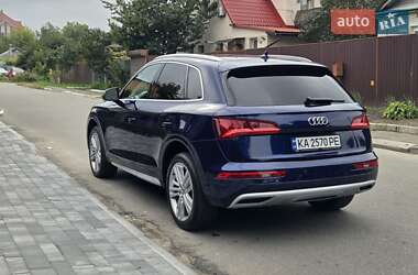 Внедорожник / Кроссовер Audi Q5 2018 в 