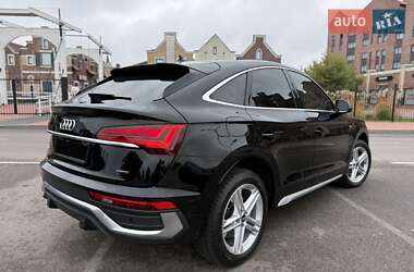 Внедорожник / Кроссовер Audi Q5 2021 в 
