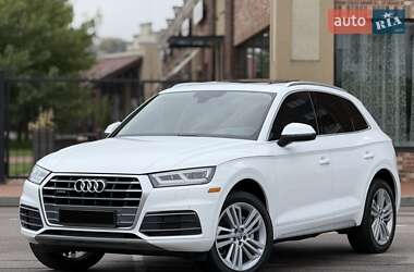 Внедорожник / Кроссовер Audi Q5 2018 в 