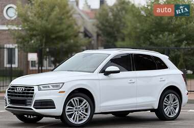 Внедорожник / Кроссовер Audi Q5 2018 в 
