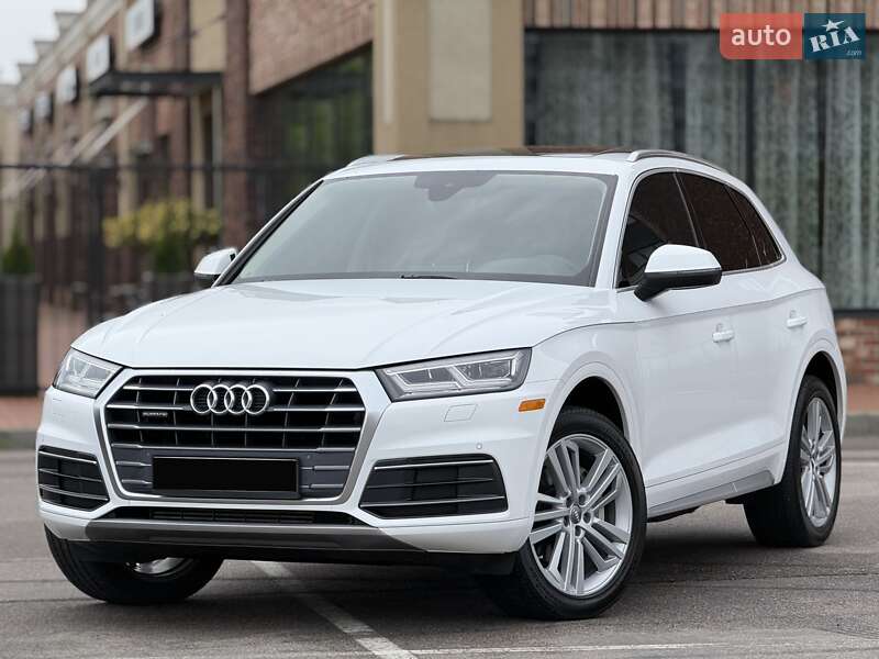 Внедорожник / Кроссовер Audi Q5 2018 в 