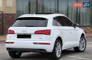 Внедорожник / Кроссовер Audi Q5 2018 в 