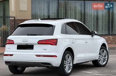 Внедорожник / Кроссовер Audi Q5 2018 в 