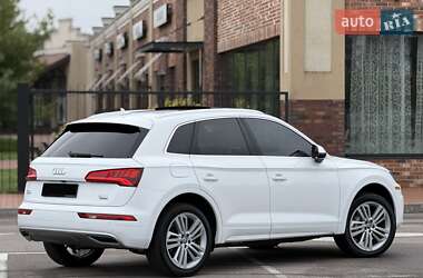 Внедорожник / Кроссовер Audi Q5 2018 в 