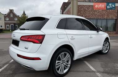 Внедорожник / Кроссовер Audi Q5 2018 в 