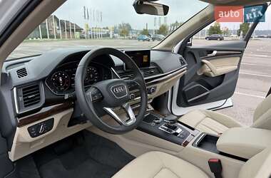 Внедорожник / Кроссовер Audi Q5 2018 в 