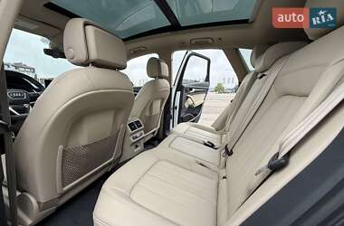 Внедорожник / Кроссовер Audi Q5 2018 в 