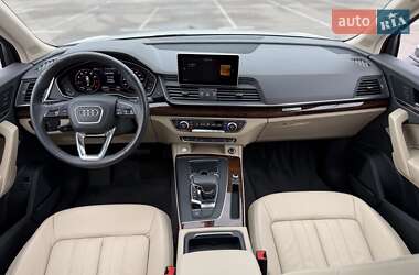 Внедорожник / Кроссовер Audi Q5 2018 в 