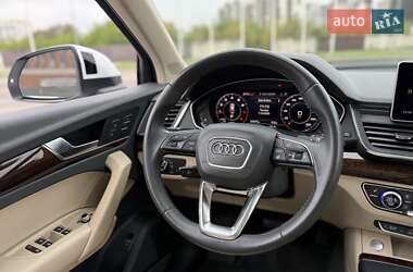 Внедорожник / Кроссовер Audi Q5 2018 в 