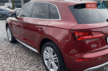 Внедорожник / Кроссовер Audi Q5 2018 в 