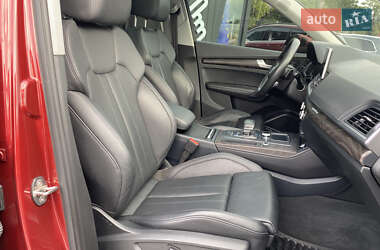 Внедорожник / Кроссовер Audi Q5 2018 в 