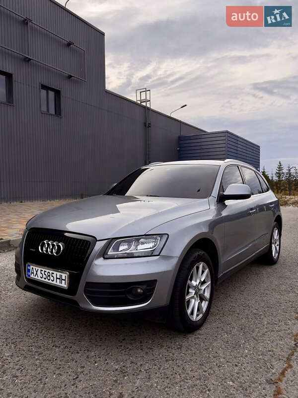 Внедорожник / Кроссовер Audi Q5 2009 в 
