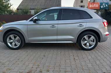 Внедорожник / Кроссовер Audi Q5 2017 в 