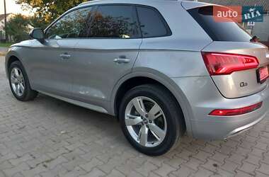 Внедорожник / Кроссовер Audi Q5 2017 в 