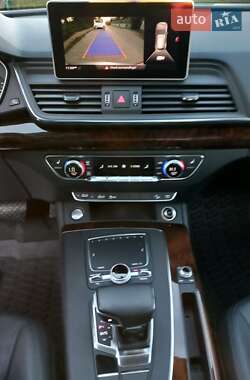 Внедорожник / Кроссовер Audi Q5 2017 в 