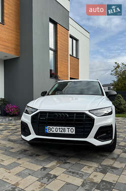 Внедорожник / Кроссовер Audi Q5 2021 в 