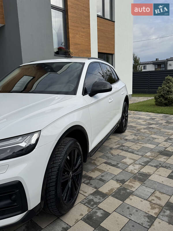Внедорожник / Кроссовер Audi Q5 2021 в Львове