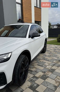 Внедорожник / Кроссовер Audi Q5 2021 в 