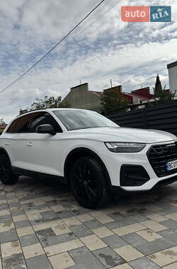 Внедорожник / Кроссовер Audi Q5 2021 в 