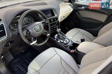 Позашляховик / Кросовер Audi Q5 2015 в 