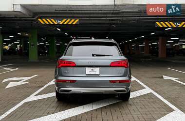 Внедорожник / Кроссовер Audi Q5 2018 в 