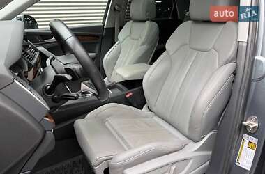 Внедорожник / Кроссовер Audi Q5 2018 в 