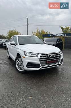 Внедорожник / Кроссовер Audi Q5 2018 в 