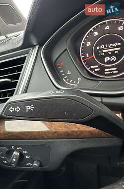 Внедорожник / Кроссовер Audi Q5 2018 в 