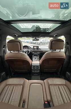Внедорожник / Кроссовер Audi Q5 2018 в 