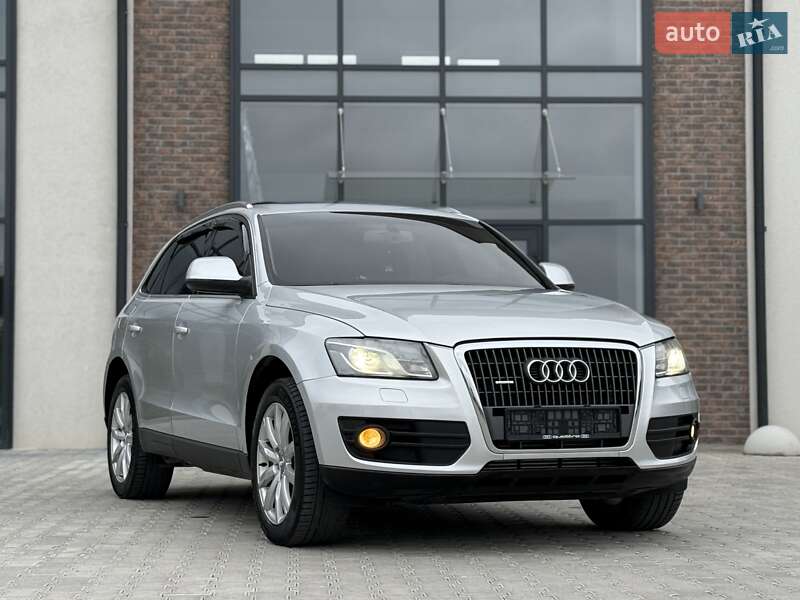 Внедорожник / Кроссовер Audi Q5 2010 в Тернополе