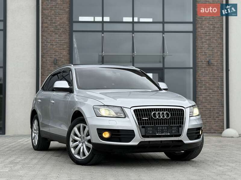 Внедорожник / Кроссовер Audi Q5 2010 в Тернополе