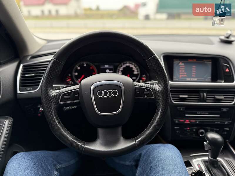Внедорожник / Кроссовер Audi Q5 2010 в Тернополе