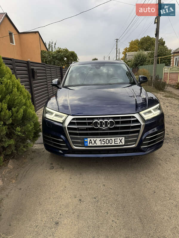 Внедорожник / Кроссовер Audi Q5 2017 в 
