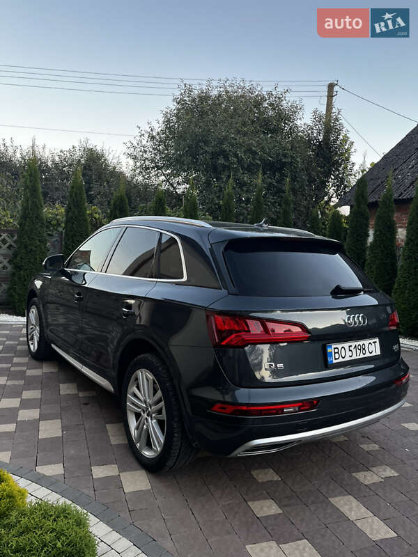 Позашляховик / Кросовер Audi Q5 2017 в Львові