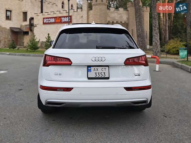Позашляховик / Кросовер Audi Q5 2017 в Києві