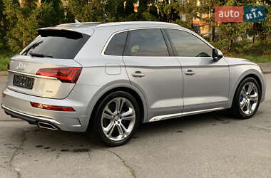 Внедорожник / Кроссовер Audi Q5 2021 в 